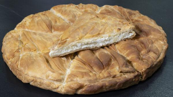 8ΑΡΑ ΣΤΡΟΓΓΥΛΗ ΤΥΡΟΠΙΤΑ ΤΑΨΙΟΥ