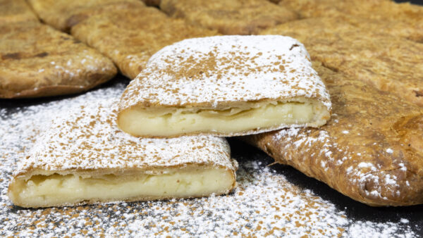 ΝΗΣΤΙΣΙΜΗ ΜΠΟΥΓΑΤΣΑ ΦΥΛΛΟ ΑΕΡΟΣ ΚΡΕΜΑ