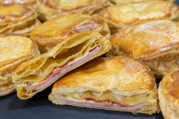 ΖΑΜΠΟΝΟΤΥΡΟΠΙΤΑ ΣΦΟΛΙΑΤΑ ΜΕ ΣΑΛΤΣΑ