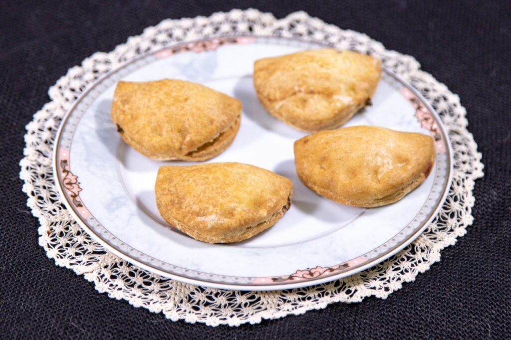 MINI BISCUIT KOUROU with SPINACH & FETA CHEESE
