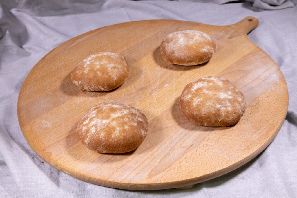 TRADITIONAL KAVALAS BUN