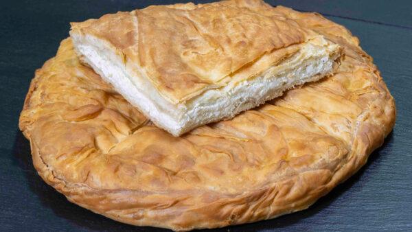 4ΑΡΑ ΣΤΡΟΓΓΥΛΗ ΤΥΡΟΠΙΤΑ ΤΑΨΙΟΥ