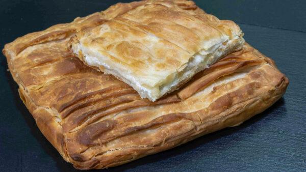 4ΑΡΑ ΤΕΤΡΑΓΩΝΗ ΤΥΡΟΠΙΤΑ ΤΑΨΙΟΥ